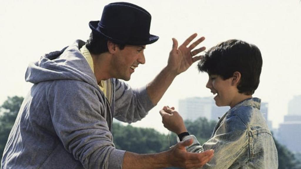 Sylvester y Sage Stallone en 'Rocky V'.