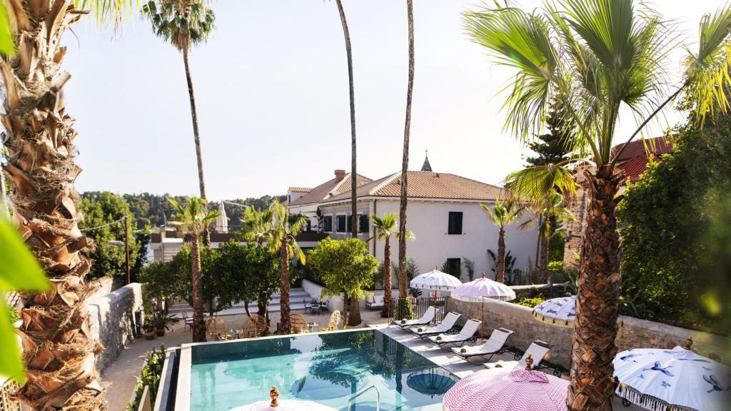 La fabulosa piscina del hotel Supetar