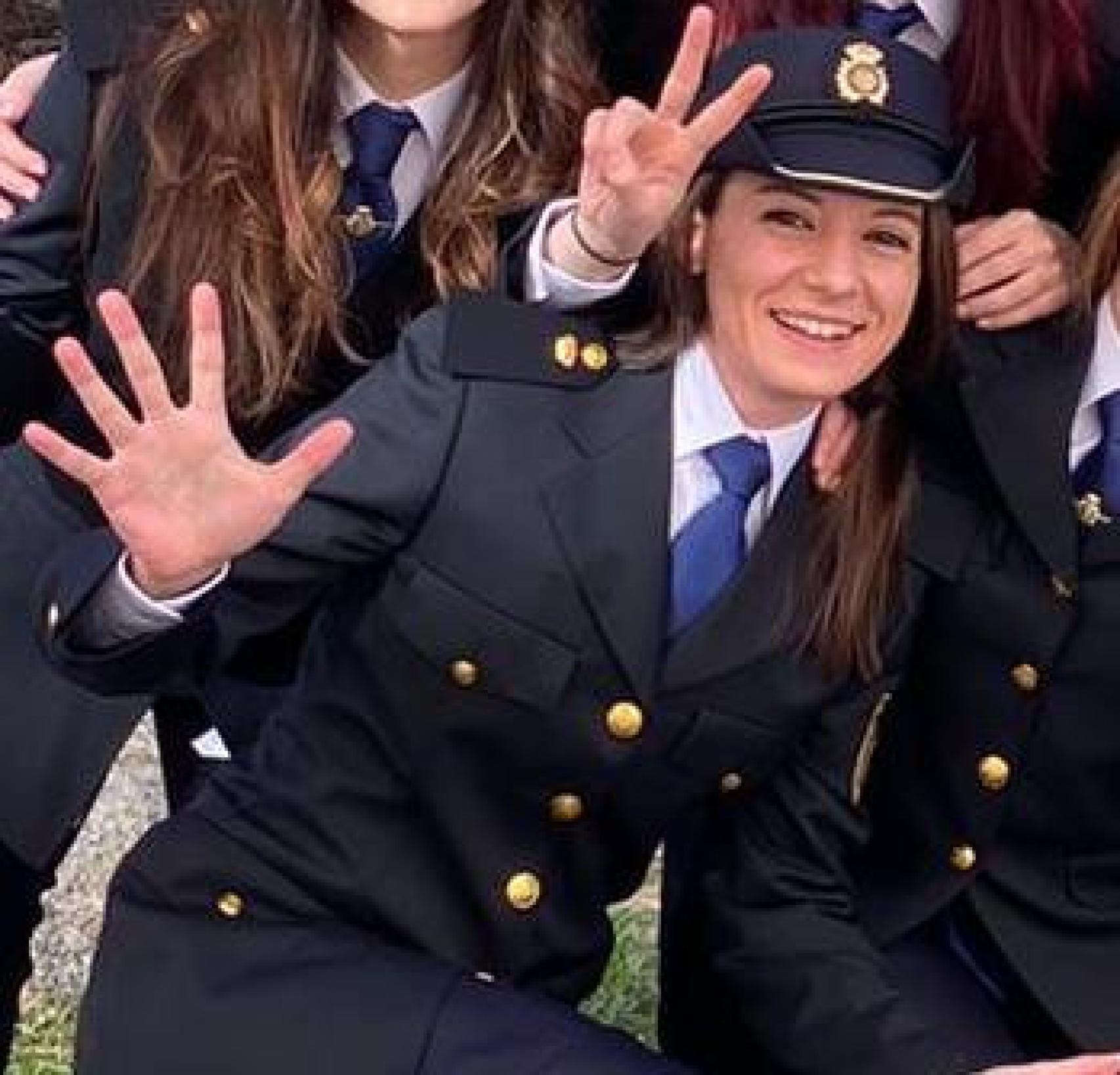 Cristina con sus compañeras de la academia