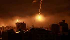 Misiles lanzados por Israel sobre Gaza City.