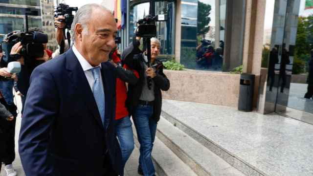 Carlos Luis Iglesias, hermano de Julio Iglesias, llegando a los juzgados de Madrid el pasado mes de octubre.
