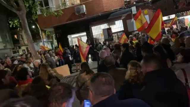 Protesta frente a la sede del PSOE de Ciudad Real. Vídeo: IMAS TV.
