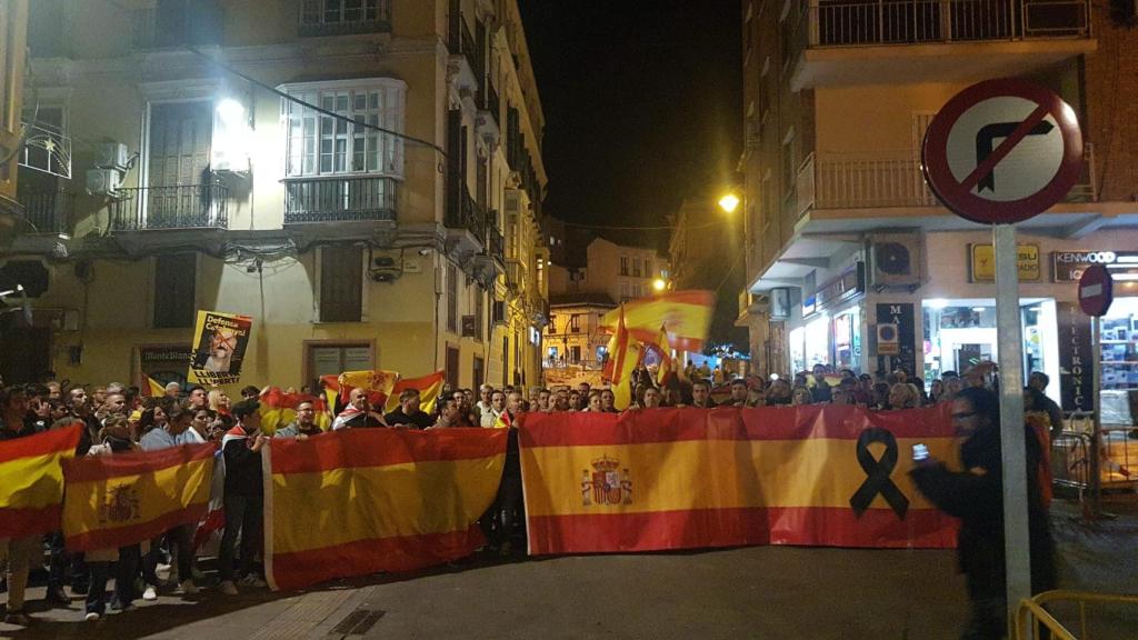 Protesta frente a la sede del PSOE de Málaga.