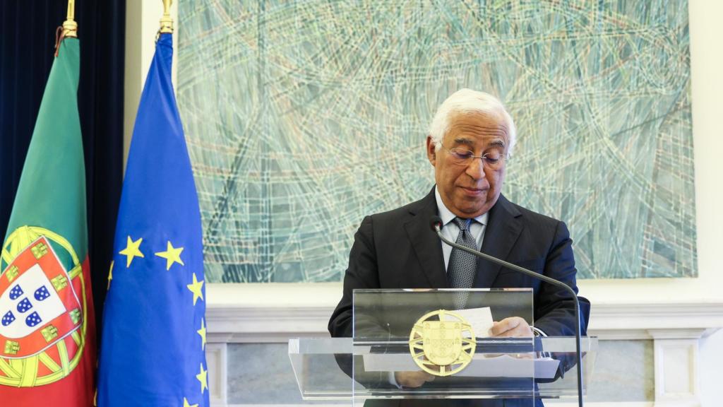 El primer ministro de Portugal, António Costa, anuncia su dimisión este martes en el palacio de São Bento.