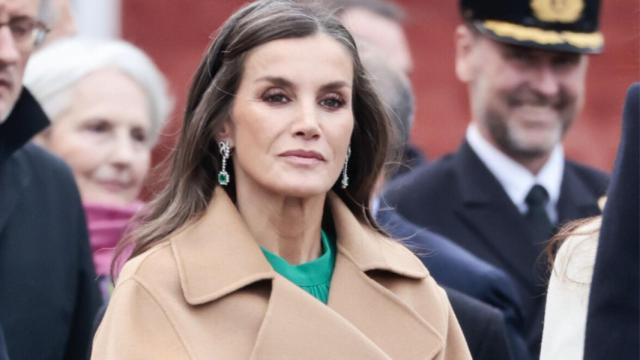 La Reina, en la ofrenda floral a los caídos.