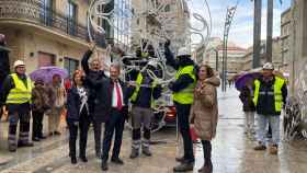 El alcalde de Vigo, Abel Caballero, en el inicio del montaje del alumbrado urbano.