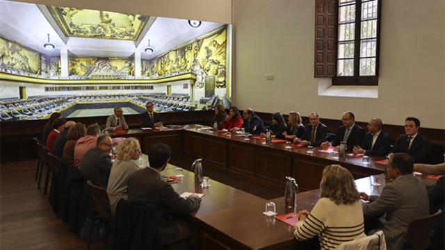El encuentro se ha celebrado en el aula Francisco de Vitoria del Edificio Histórico