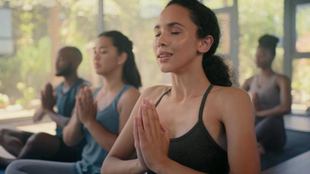 Manual para la 'yoguini' moderna: qué tipo de yoga elegir según tu