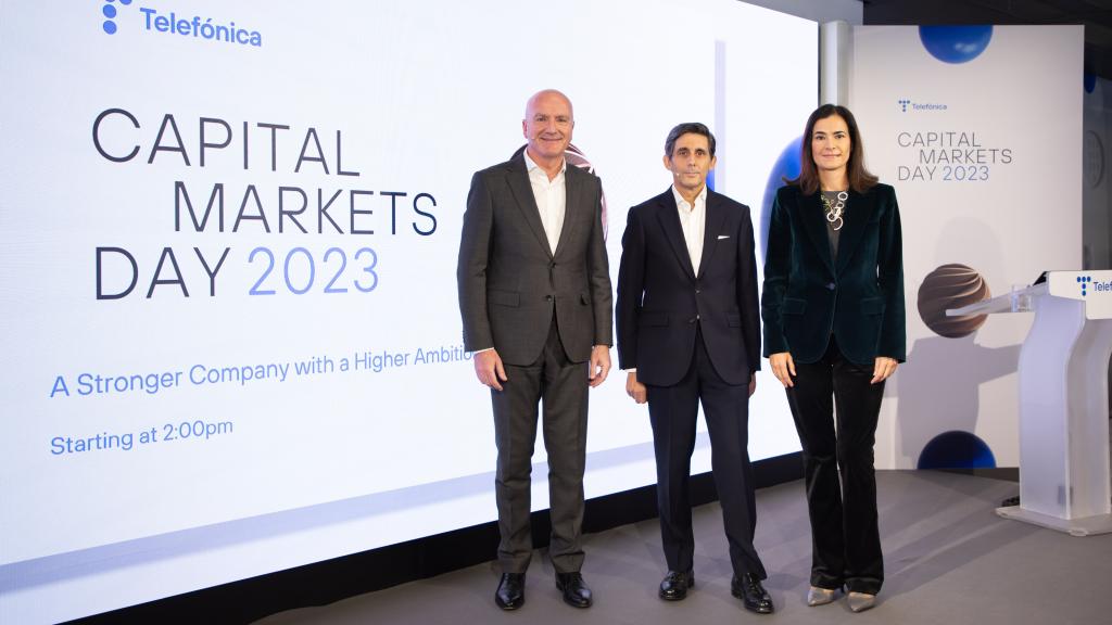 Ángel Vilá, José María Álvarez-Pallete y Laura Abasolo, en el Capital Markets Day de Telefónica.