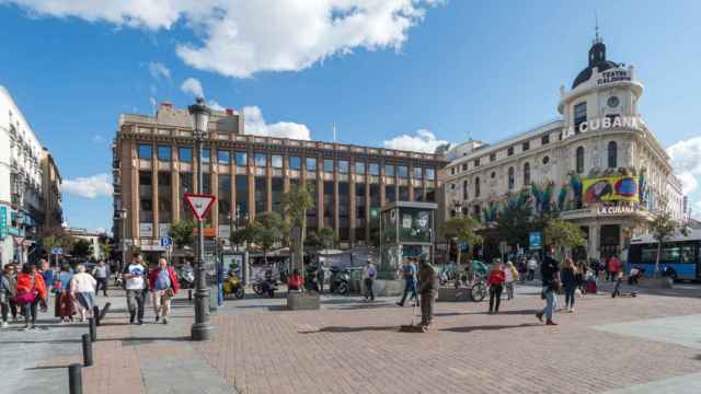 Plaza de Jacinto Benavente, en pleno centro de Madrid.