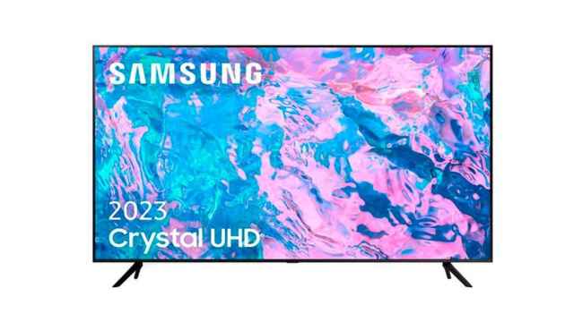 El televisor Samsung TU75CU7105.