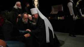 El filósofo Aleksandr Dugin durante el funeral de su hija, asesinada en un atentado.