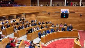 Sesión de control en el Parlamento de Galicia, con el trasfondo de los ataques a las sedes del PSOE