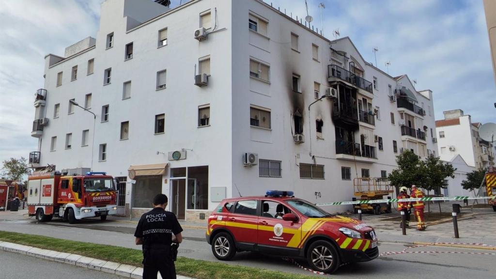 Edificio donde se ha producido el incendio, en los Palacios y Villafranca.