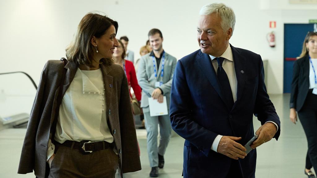 El comisario de Justicia de la UE, Didier Reynders, junto a la ministra de Justicia en funciones, Pilar Llop, en Madrid.