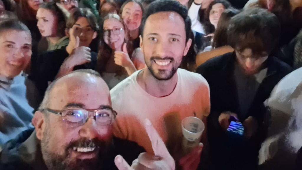 Campmajó con el rapero Valtònyc en una 'selfie' publicada en su cuenta de Twitter.