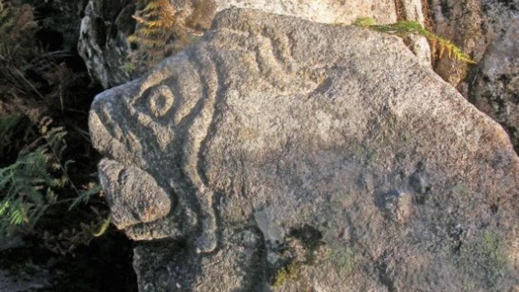 La senda 'El Peñasco' muestra esculturas sugestivas que invitan a recorrer la Sierra de Francia