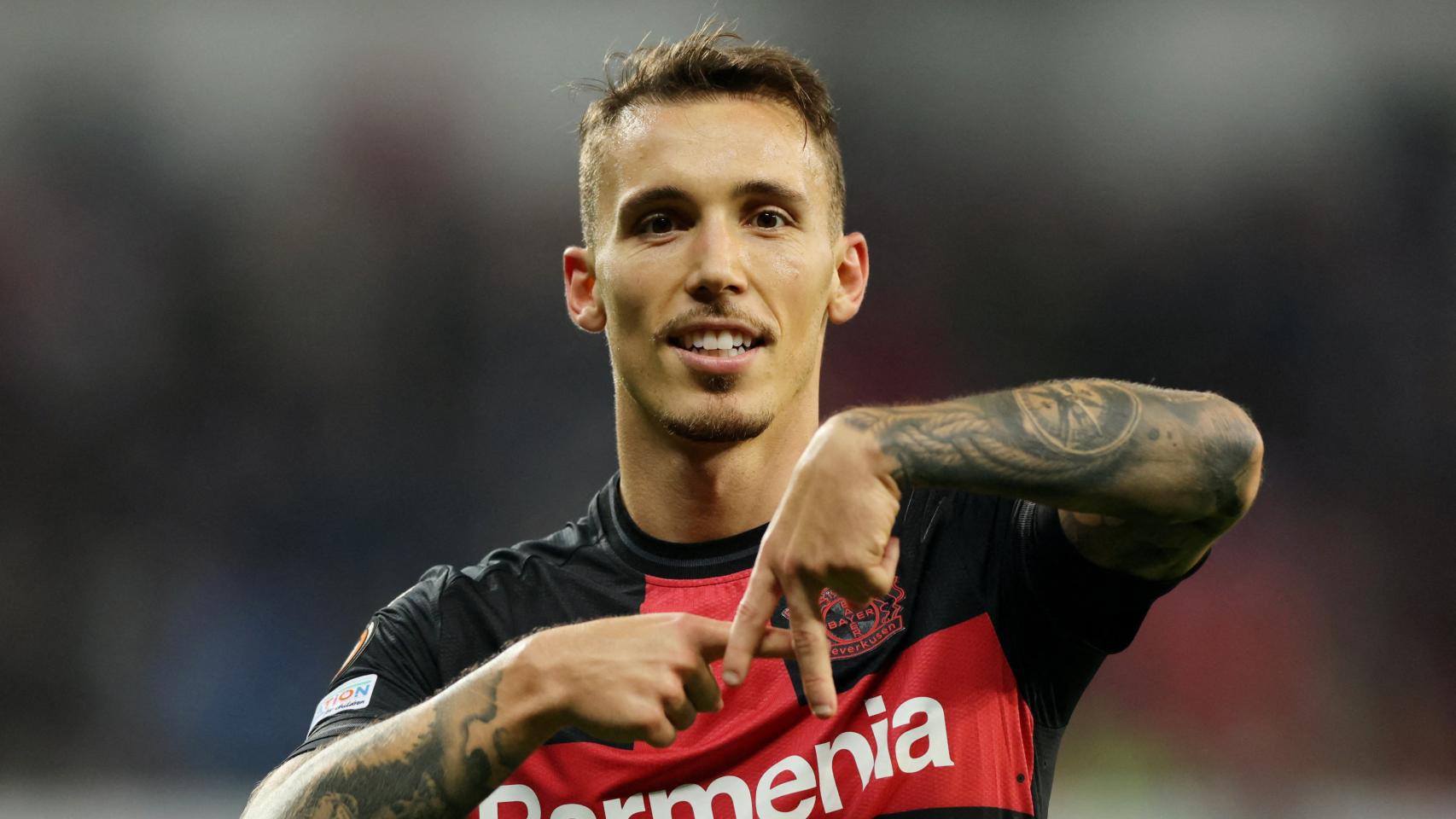 Alejandro Grimaldo celebra un gol frente al Qarabag