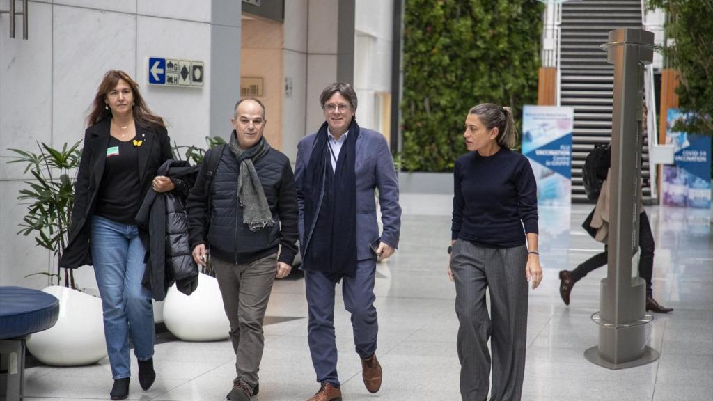 Laura Borràs, Jordi Turull, Carles Puigdemont y Míriam Nogueras, en Bruselas.