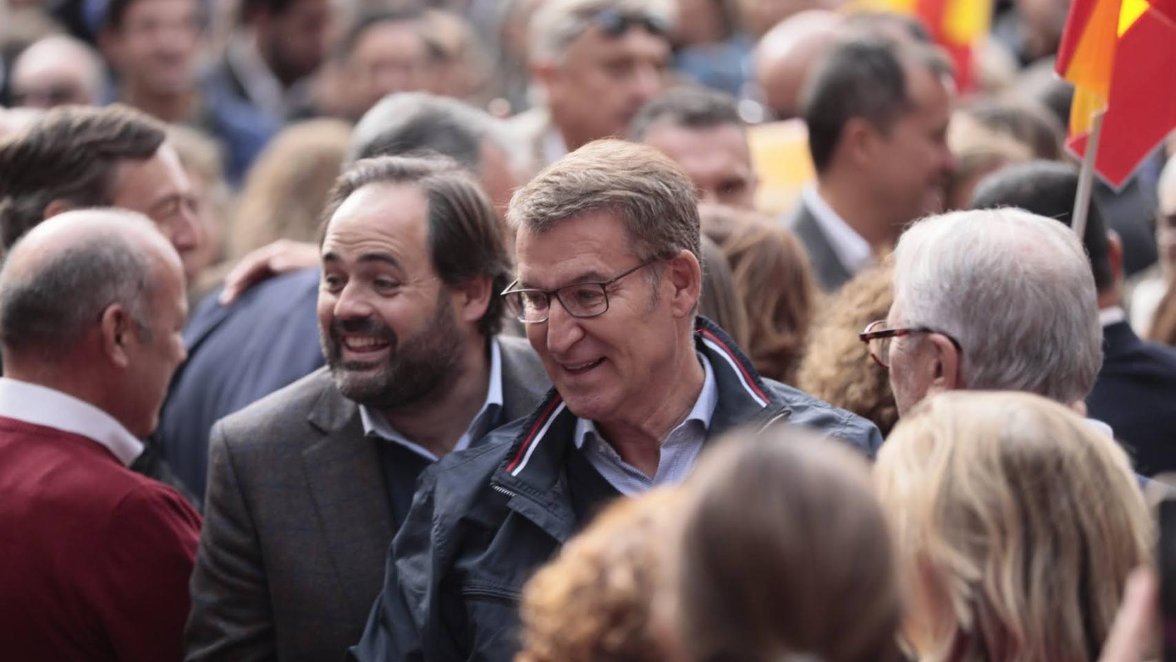 Paco Núñez con Alberto Núñez Feijóo el pasado octubre en un acto en Toledo