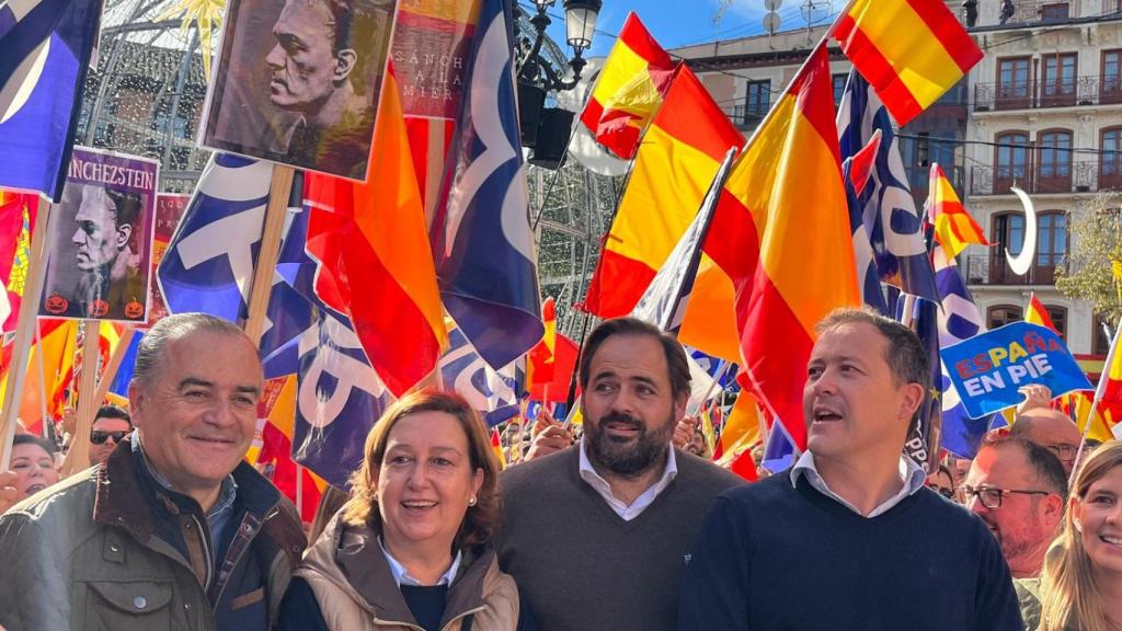 Paco Núñez, Carlos Velázquez, Conchi Cedillo y José Julián Gregorio en la protesta de Toledo