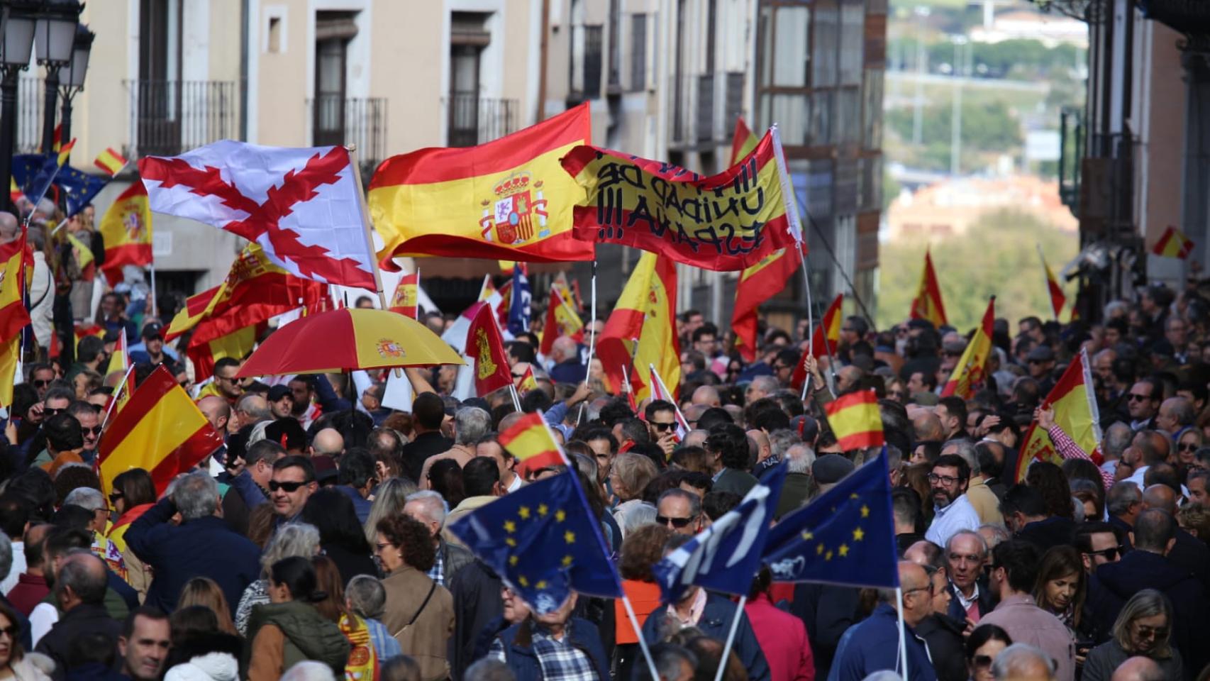 Miles de personas abarrotan las calles en las capitales de Castilla-La Mancha. Foto: Venan Martin