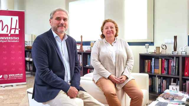 El rector Juanjo Ruiz y la directora del PCUMH Tonia Salinas.