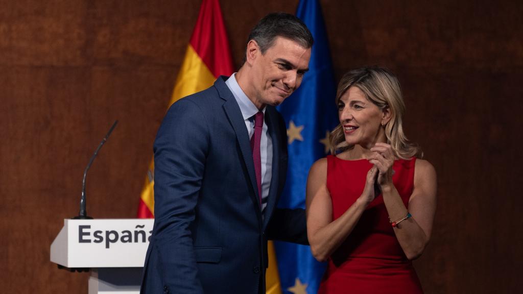 El presidente del Gobierno en funciones, Pedro Sánchez y la líder de Sumar y vicepresidenta segunda del Gobierno y ministra de Trabajo en funciones, Yolanda Díaz