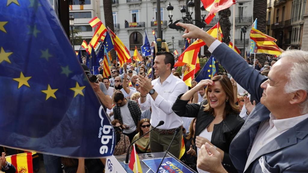 Catalá y González Pons este domingo en la manifestación contra la amnistía de Valencia