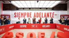 Pedro Sánchez junto a la Ejecutiva del PSOE.