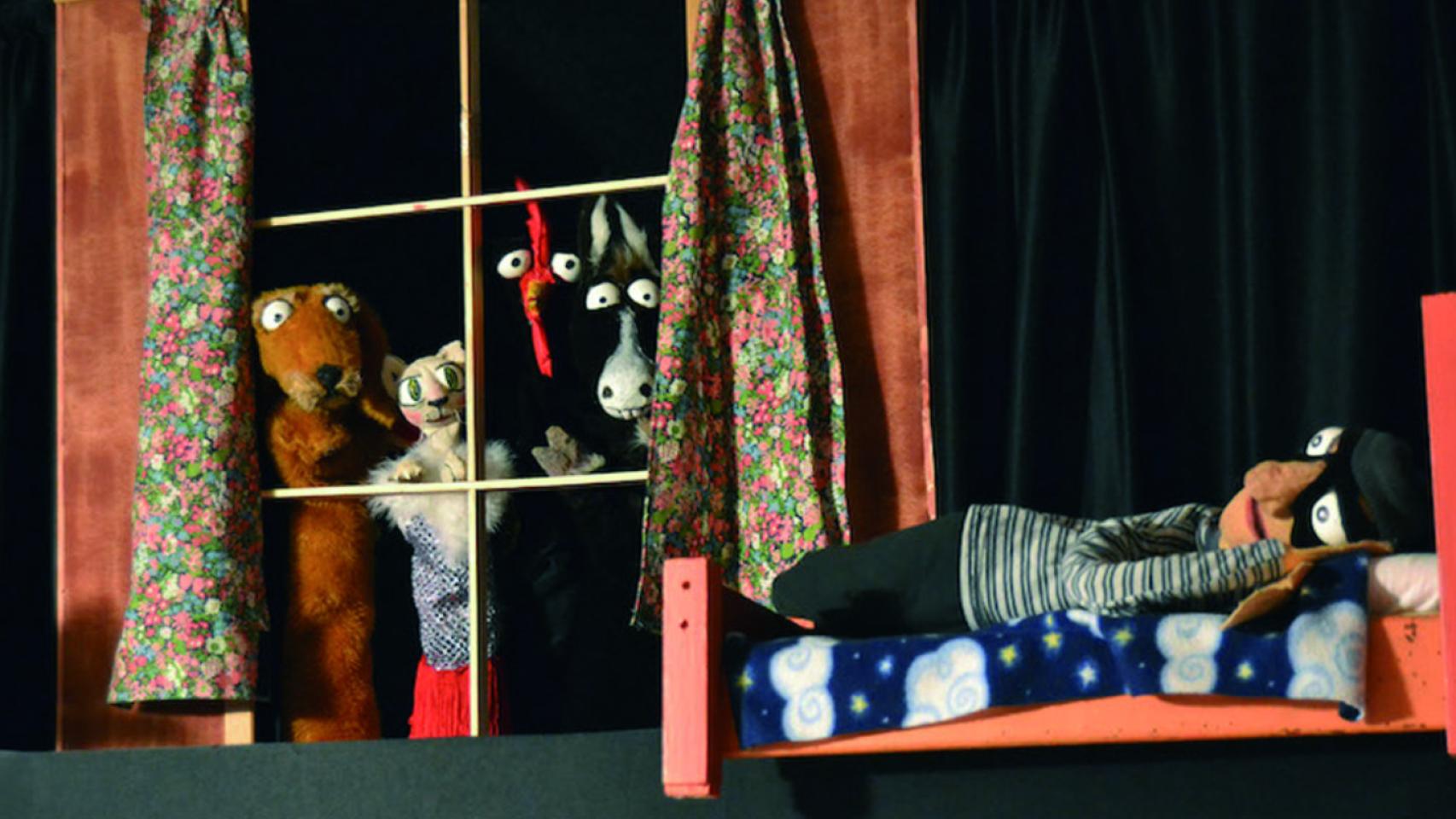 Una imagen de la obra de marionetas Los músicos de Bremen.
