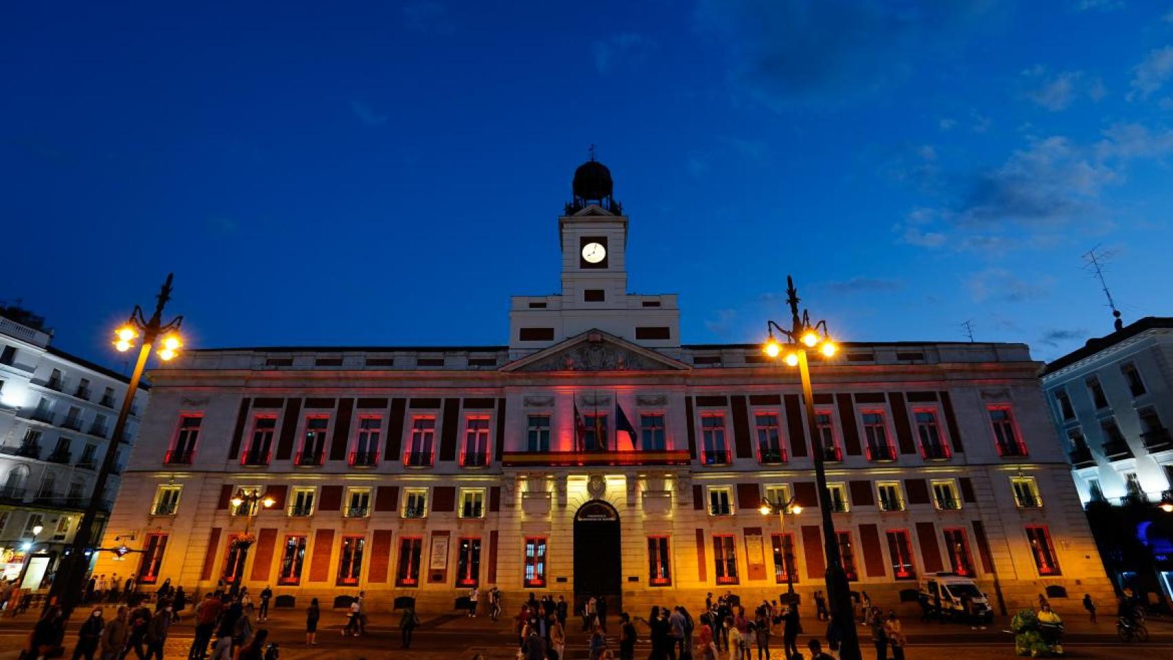 Ayuso publica un vídeo de 17 minutos que rebate la idea de declarar "franquista" la sede del Gobierno madrileño