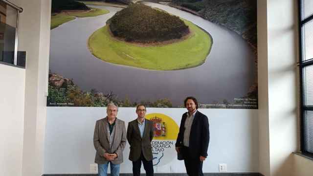 Fernando Rubio, David Serrada y Antonio Cámara, en la Confederación Hidrográfica del Tajo en Madrid
