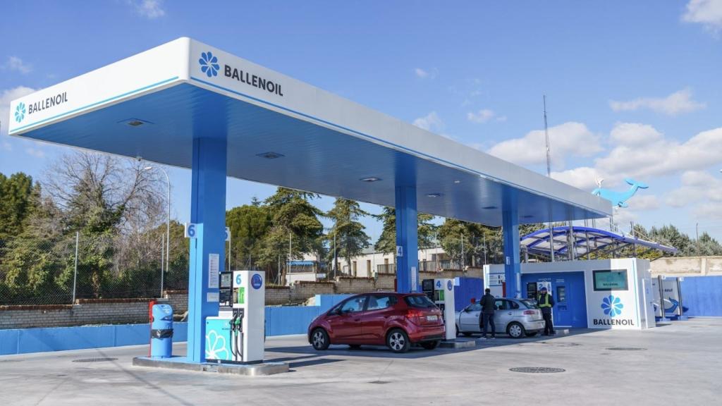 Estación de servicio de Ballenoil.