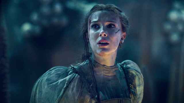 Millie Bobby Brown escapa de un dragón gigante en el tráiler de 'Damisela', la nueva película de Netflix