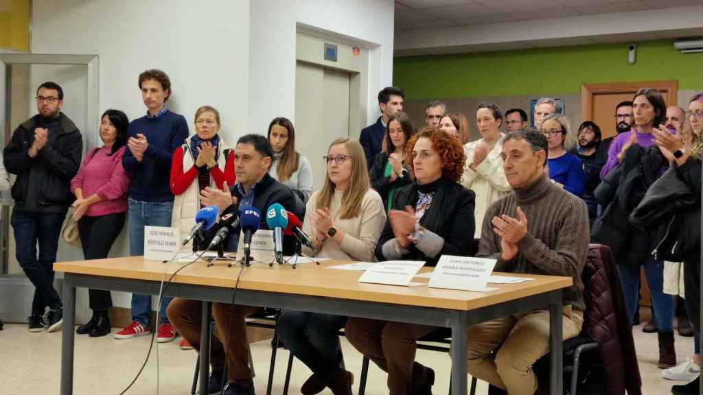 Centros educativos de Vigo recuerdan a los fallecidos en el incendio de Alfonso X y piden protección para los menores.