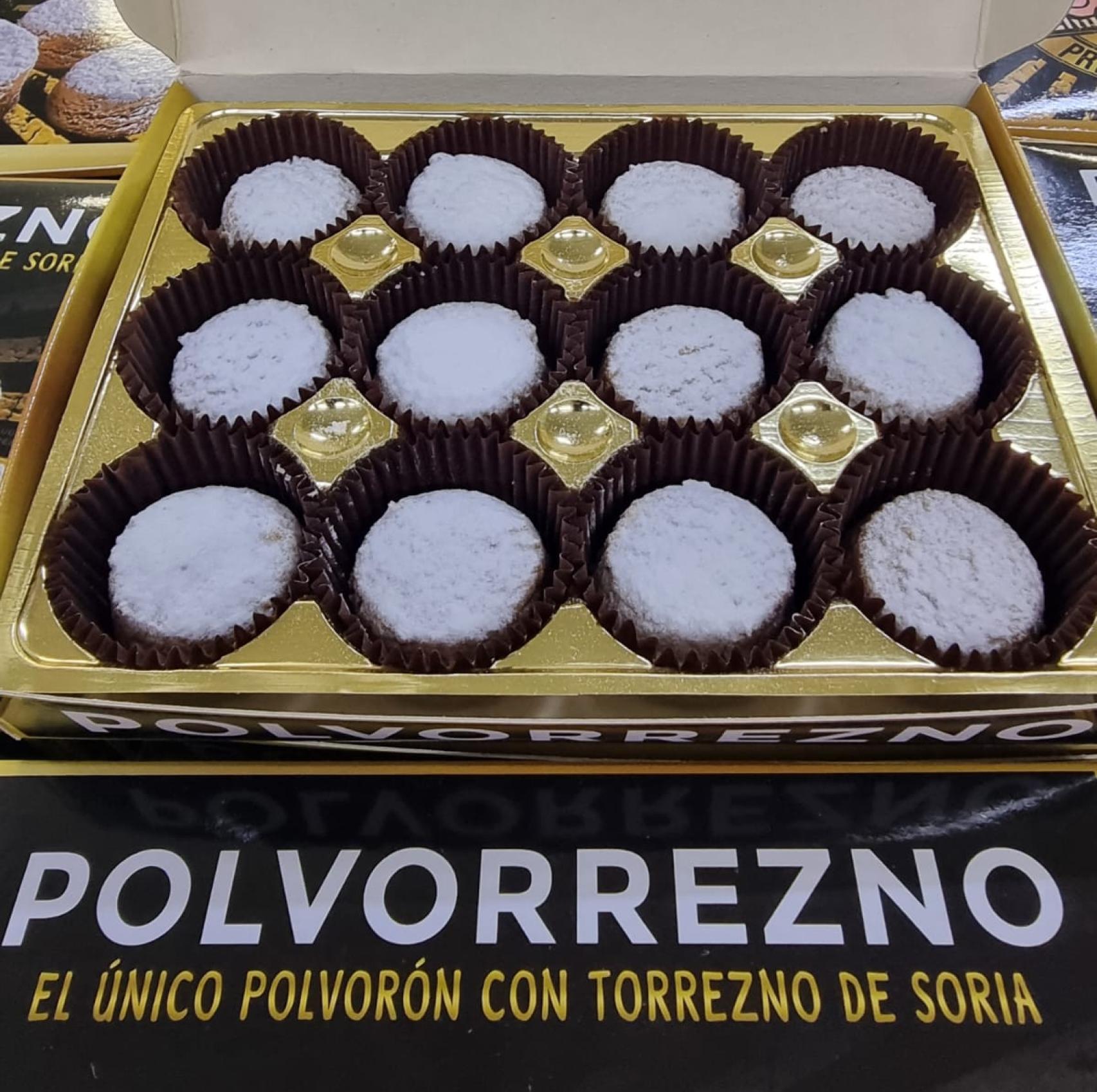 Una caja de polvorreznos, el dulce que mezcla el polvorón con torrezno