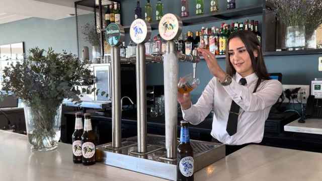 Esta es la técnica de la mejor tiradora de cerveza de Andalucía para poner una buena caña