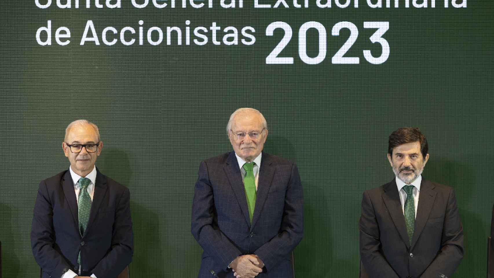 Isidro Rubiales; Manuel Azuaga, y Vicente Orti en la Junta de Accionistas de noviembre de 2023.