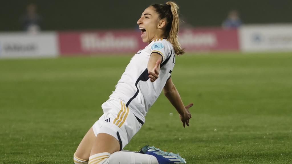 Olga Carmona celebra el 1-0 ante el Chelsea