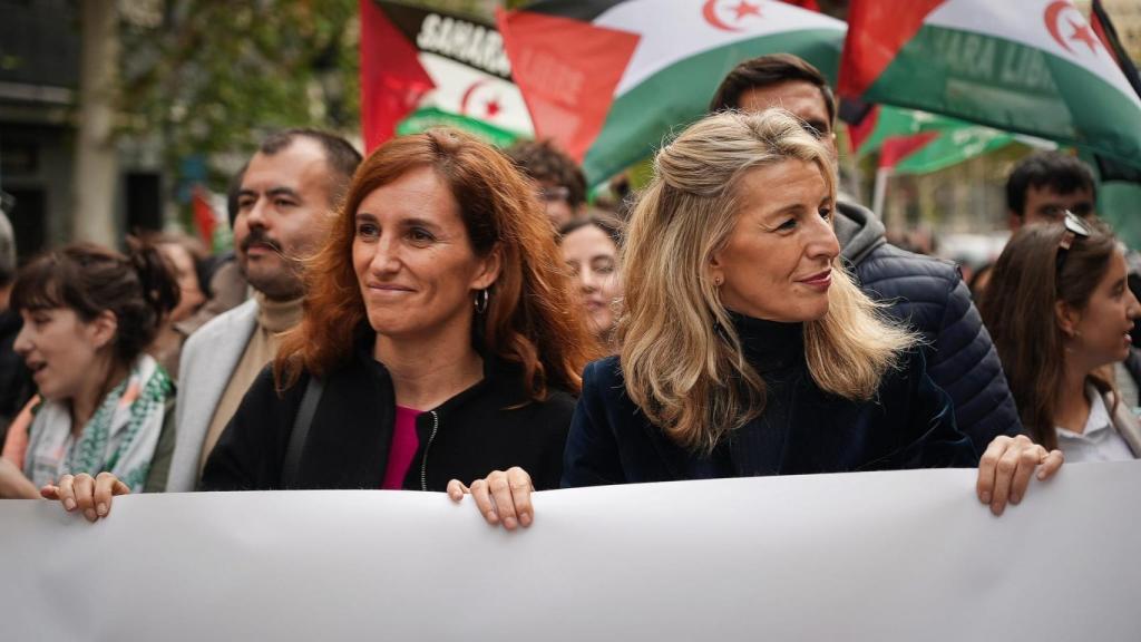 La portavoz de Más Madrid en la Asamblea, Mónica García, en la manifestación sobre el Sáhara Occidental, junto a Yolanda Díaz.