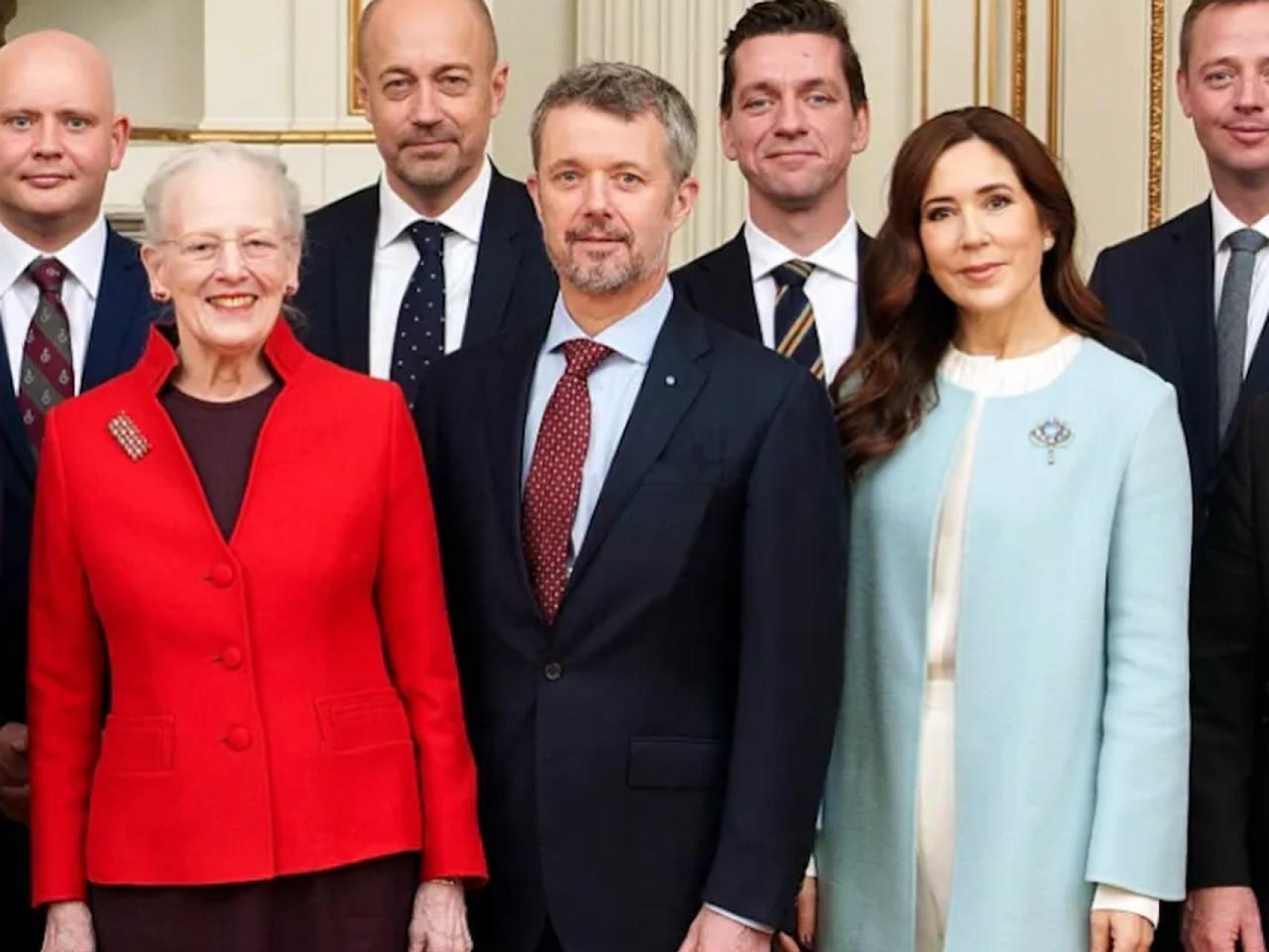 La Princesa, con el príncipe Federico y la reina Margarita II.