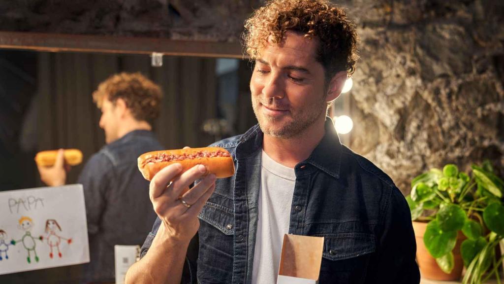 David Bisbal con el jamón.