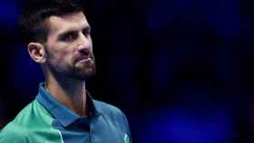 Djokovic, con gesto serio durante el partido frente a Hurckaz en las ATP Finals.