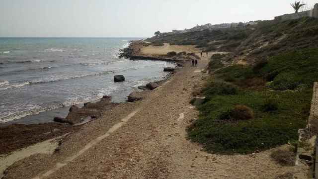 Zona sobre la que se va a rehabilitar  la playa de San Juan de Alicante, junto al Cabo de las Huertas.