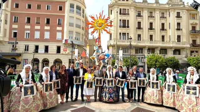 Autoridades y Belleas en la convivencia celebrada este 2023 en Córdoba.