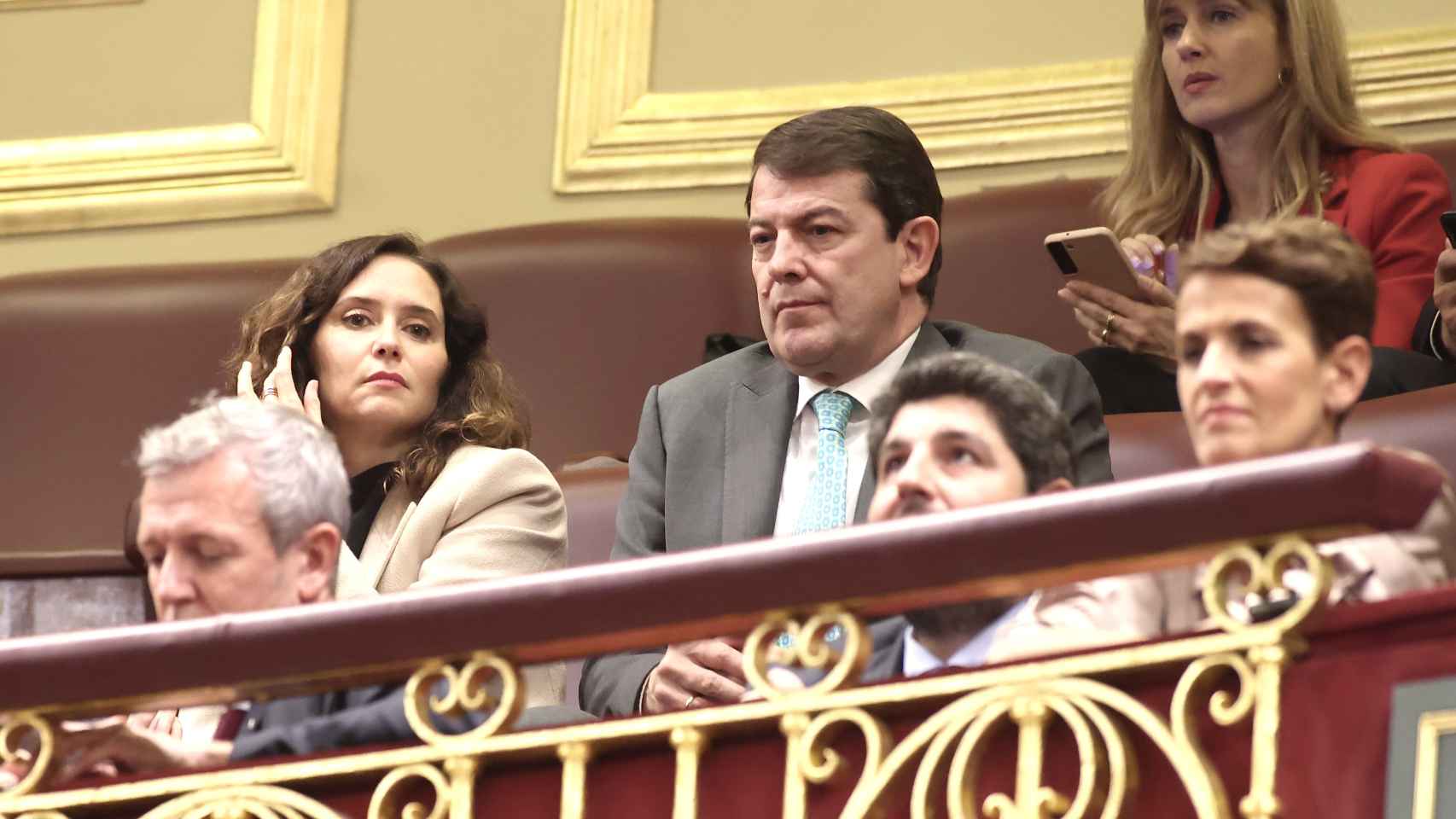 El presidente de la Junta de Castilla y León, Alfonso Fernández Mañueco, asiste a la Sesión Plenaria para la Investidura del presidente del Gobierno de España