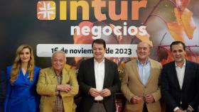 El presidente de la Junta, Alfonso Fernández Mañueco, presenta la campaña turística Otoño-Invierno de Castilla y León, en el marco de la celebración de Intur Negocios, este jueves.