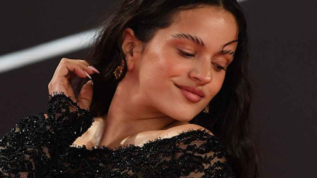 Rosalía en la alfombra roja de los Latin Grammys 2023