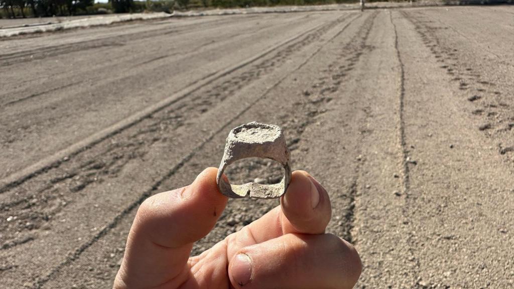 El anillo encontrado.